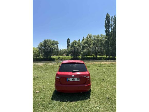 Sahibinden Skoda Fabia 1.2 Ambiente Dynamic 2011 Model  193.000 km Kırmızı