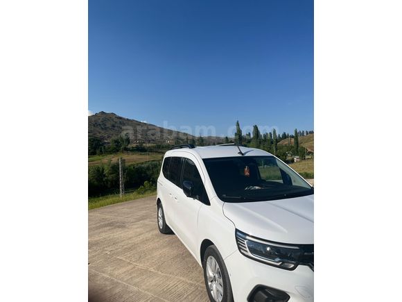 Sahibinden Renault Kangoo Multix 1.3 TCe Iconic 2025 Model