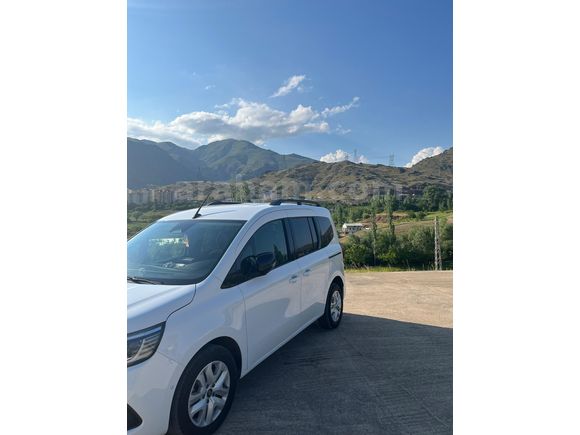 Sahibinden Renault Kangoo Multix 1.3 TCe Iconic 2025 Model