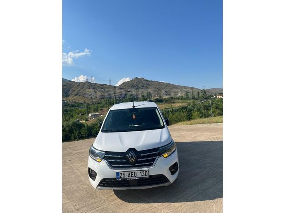 Sahibinden Renault Kangoo Multix 1.3 TCe Iconic 2025 Model