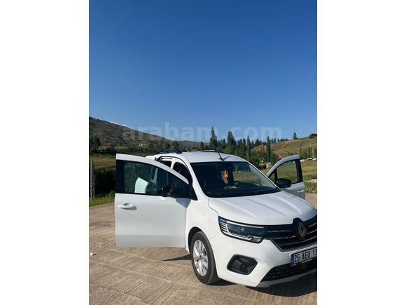 Sahibinden Renault Kangoo Multix 1.3 TCe Iconic 2025 Model