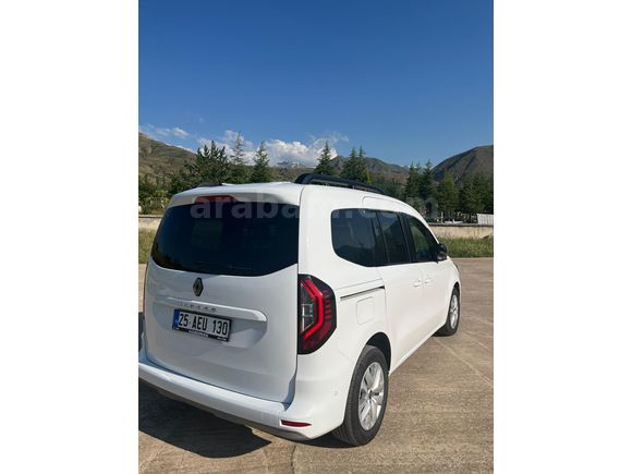 Sahibinden Renault Kangoo Multix 1.3 TCe Iconic 2025 Model
