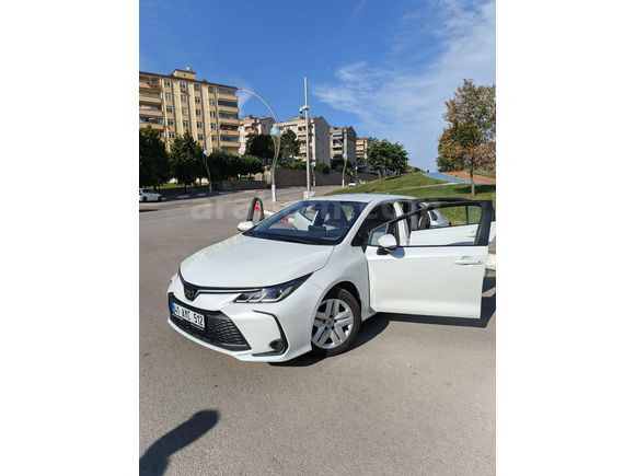 Hatasız Toyota Corolla 1.5 Vision Plus 2024 Model 22.000KM