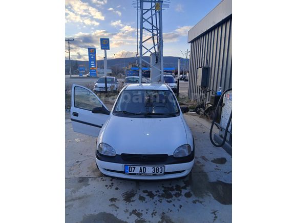 Sahibinden Opel Corsa 1.5 TD 2000 Model  364.000 km Beyaz