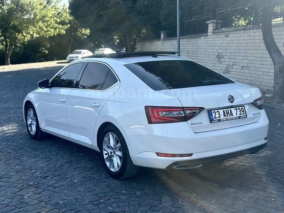 Cam tavanlı, Düşük km Hatasız-Boyasız 2018 Süperb