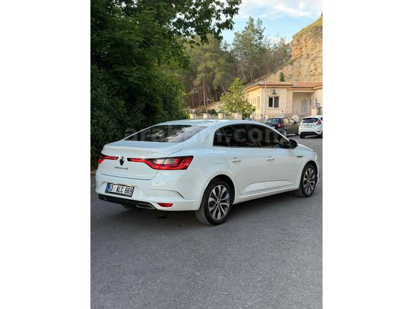 Sahibinden Renault Megane 1.3 TCe Icon 2025 Model 