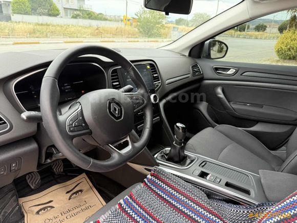 2026 MODEL MEGANE 4 TOUCH 1.3 TCE HATASIZ BOYASIZ