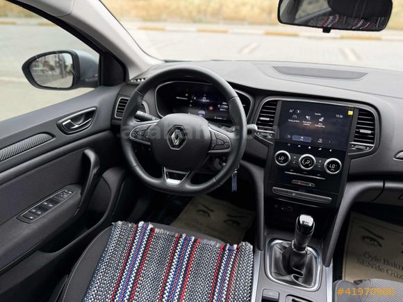 2026 MODEL MEGANE 4 TOUCH 1.3 TCE HATASIZ BOYASIZ