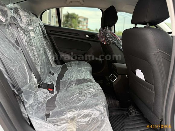 2026 MODEL MEGANE 4 TOUCH 1.3 TCE HATASIZ BOYASIZ