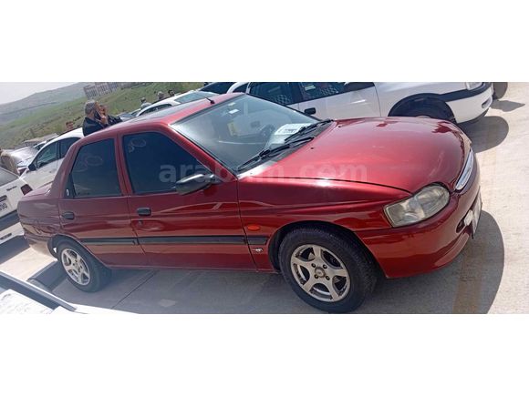 Sanruflu sıkıntız Ford Escort 1.6 CLX 1999model üste verilir
