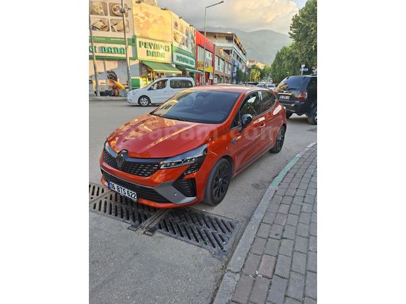Sahibinden Renault Clio 1.0 TCe Techno Esprit Alpine 2024 Model