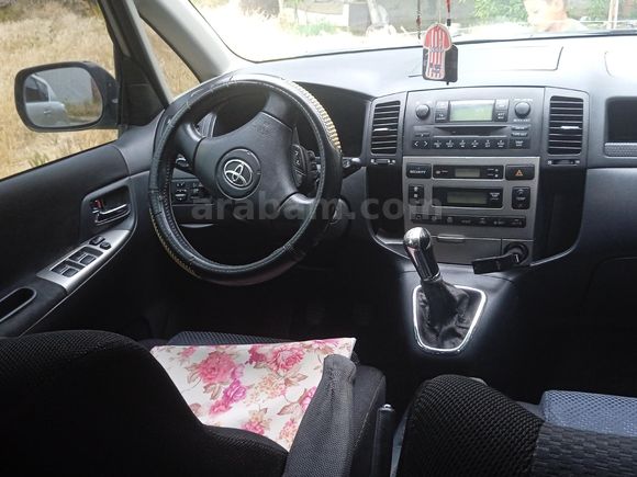 Sahibinden Toyota Corolla 1.6 Verso 2003 Model