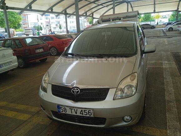 Sahibinden Toyota Corolla 1.6 Verso 2003 Model