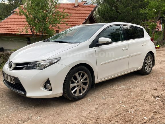 Sahibinden Toyota Auris 1.4 D-4D Active Skypack 78.000 km 2013 Model 