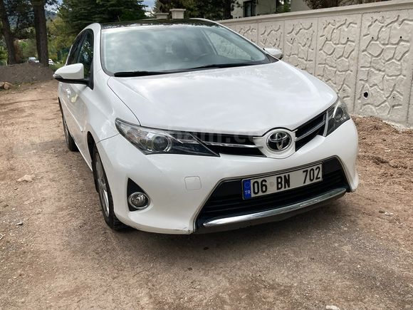 Sahibinden Toyota Auris 1.4 D-4D Active Skypack 78.000 km 2013 Model 