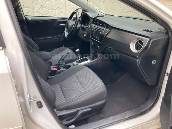 Sahibinden Toyota Auris 1.4 D-4D Active Skypack 78.000 km 2013 Model 