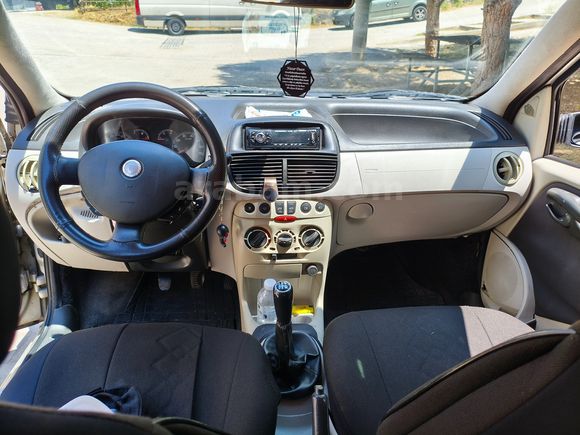 KLİMALI SUNROOFLU 1.3 MULTİJET PUNTO