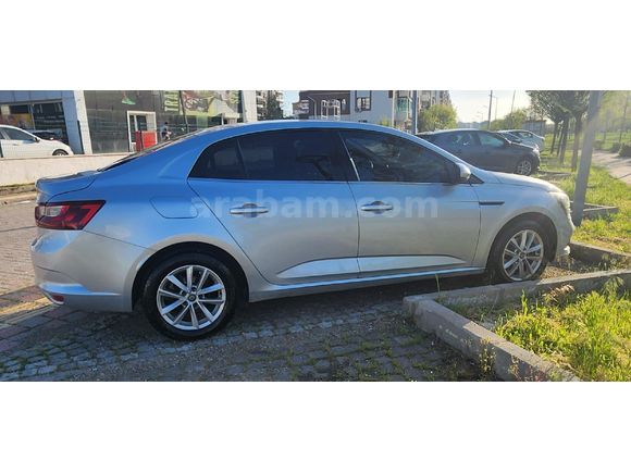 Sahibinden Renault Megane 1.5 Blue DCI Touch 2019 Model