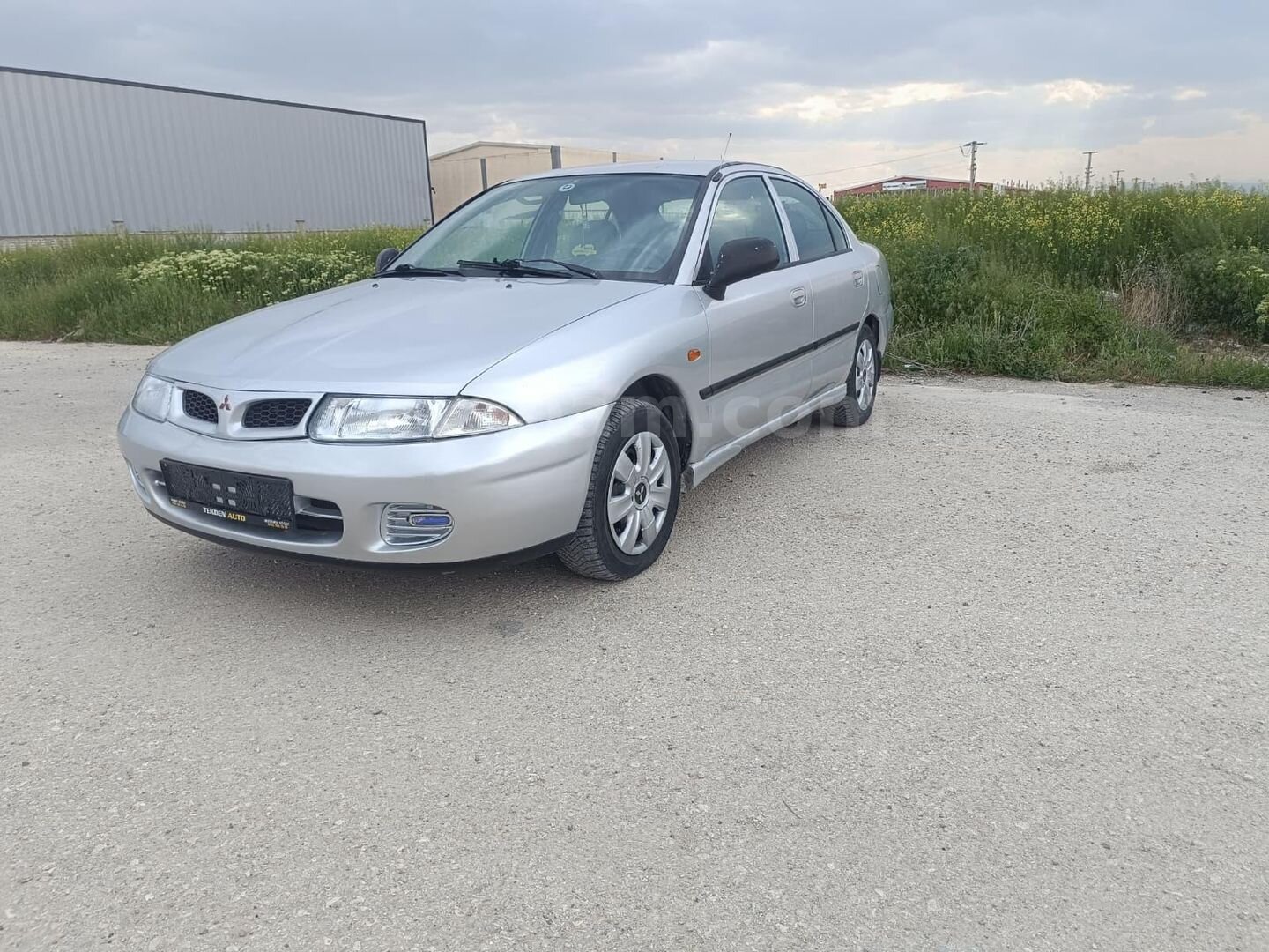 Sahibinden Mitsubishi Carisma 1.6 GL 2000 Model Konya 352.000 km Gri (metalik) 2