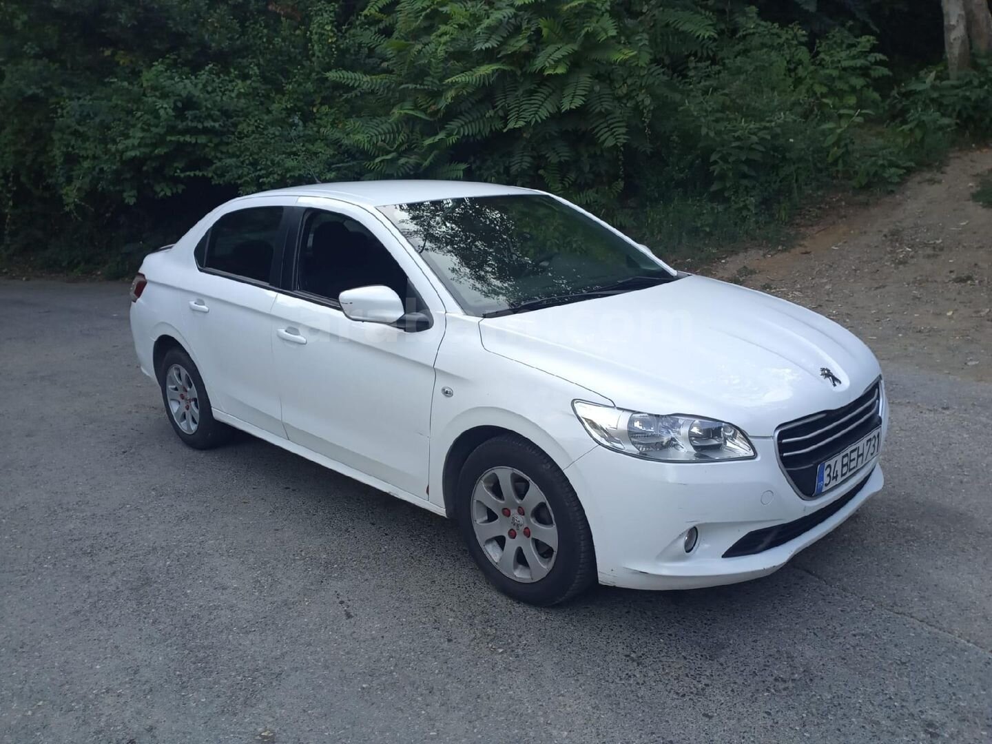 Galeriden Peugeot 301 1.6 HDi Active 2015 Model İstanbul 318.000 km Beyaz 2