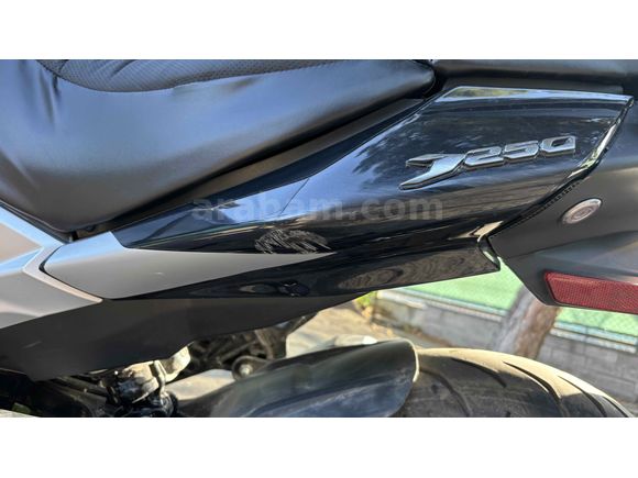 2025 ÇIKIŞLI  DÜŞÜK KM GARANTİLİ GARAJ MOTORU