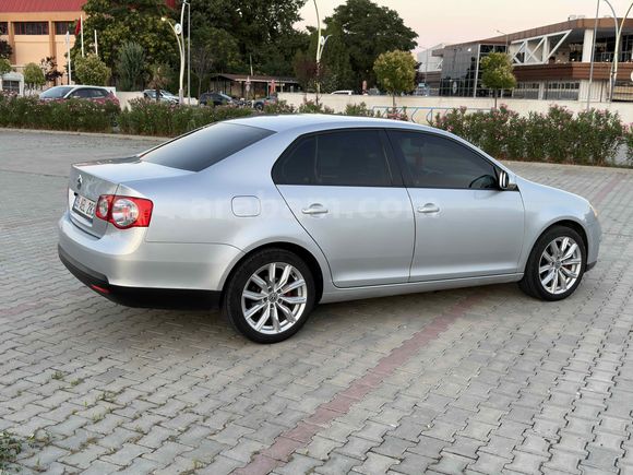 Galeriden Volkswagen Jetta 1.6 TDi Primeline 2010 Model Tekirdağ