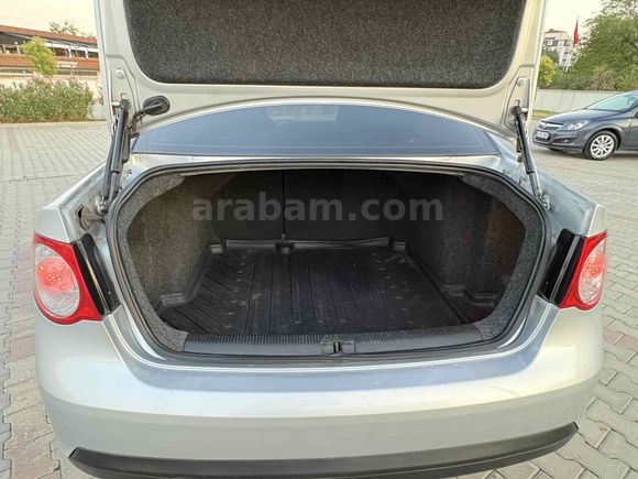 Galeriden Volkswagen Jetta 1.6 TDi Primeline 2010 Model Tekirdağ