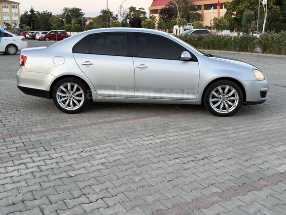Galeriden Volkswagen Jetta 1.6 TDi Primeline 2010 Model Tekirdağ