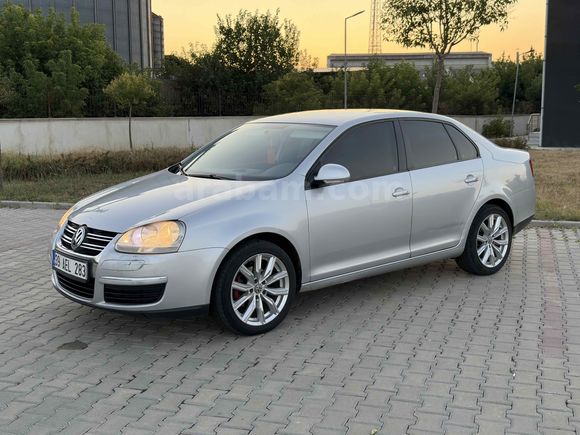 Galeriden Volkswagen Jetta 1.6 TDi Primeline 2010 Model Tekirdağ