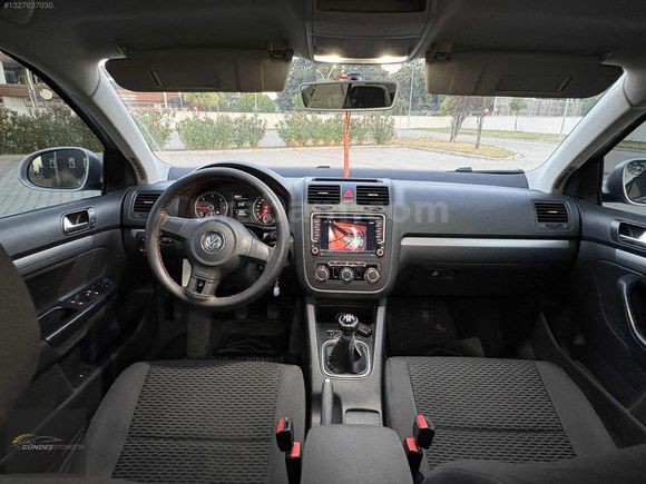 2010 MODEL VW JETTA