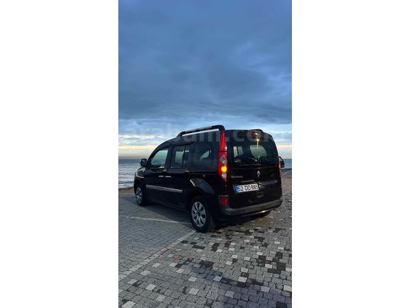Sahibinden Renault Kangoo Multix 1.5 dCi Expression Chromeline 2010 Model  270.000 km Siyah