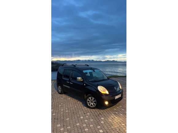 Sahibinden Renault Kangoo Multix 1.5 dCi Expression Chromeline 2010 Model  270.000 km Siyah