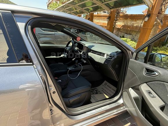 Sahibinden Renault Clio 1.0 TCe Techno Esprit Alpine 2024 Model 