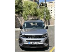 Sahibinden Peugeot Rifter 1.5 BlueHDI Allure 2025 Model 