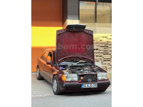 OTOMATİK VİTES- Benz 200 E BORDO 1988 Model 