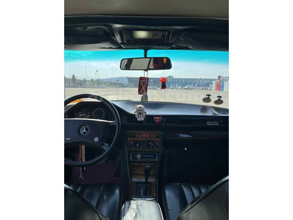 OTOMATİK VİTES- Benz 200 E BORDO 1988 Model 