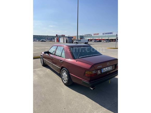 OTOMATİK VİTES- Benz 200 E BORDO 1988 Model 