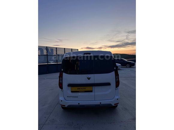 2022 RENAULT EXPRESS / 29.000 KM / ÇİFT SÜRGÜ / HATASIZ