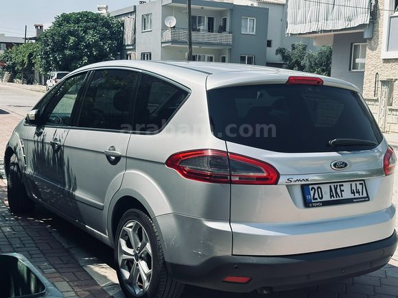Sahibinden Ford S-Max 2.0 TDCi Titanium 2013 Model CAM TAVANLI EN DOLU PAKET