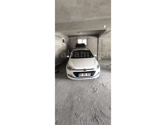Sahibinden Hyundai i20 1.2 MPI Style 2015 Model