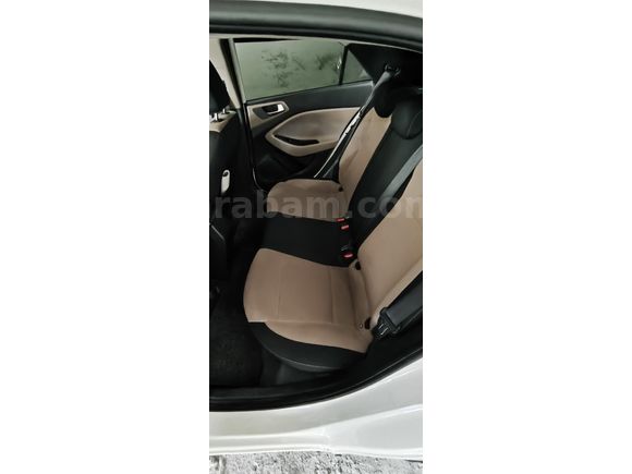 Sahibinden Hyundai i20 1.2 MPI Style 2015 Model