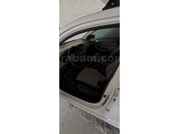 Sahibinden Hyundai i20 1.2 MPI Style 2015 Model