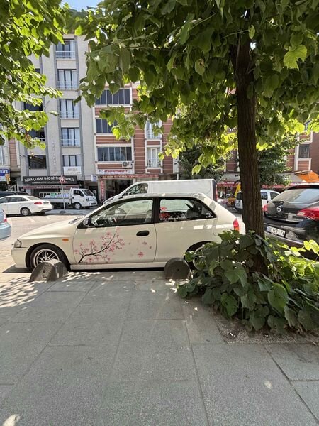 Sahibinden Mazda 323 1.5 Practica 1998 Model İstanbul 312.000 km Beyaz
