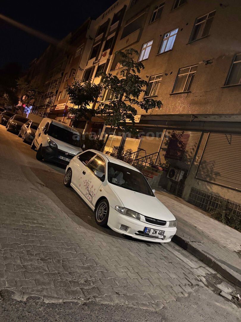 Sahibinden Mazda 323 1.5 Practica 1998 Model İstanbul 312.000 km Beyaz 5