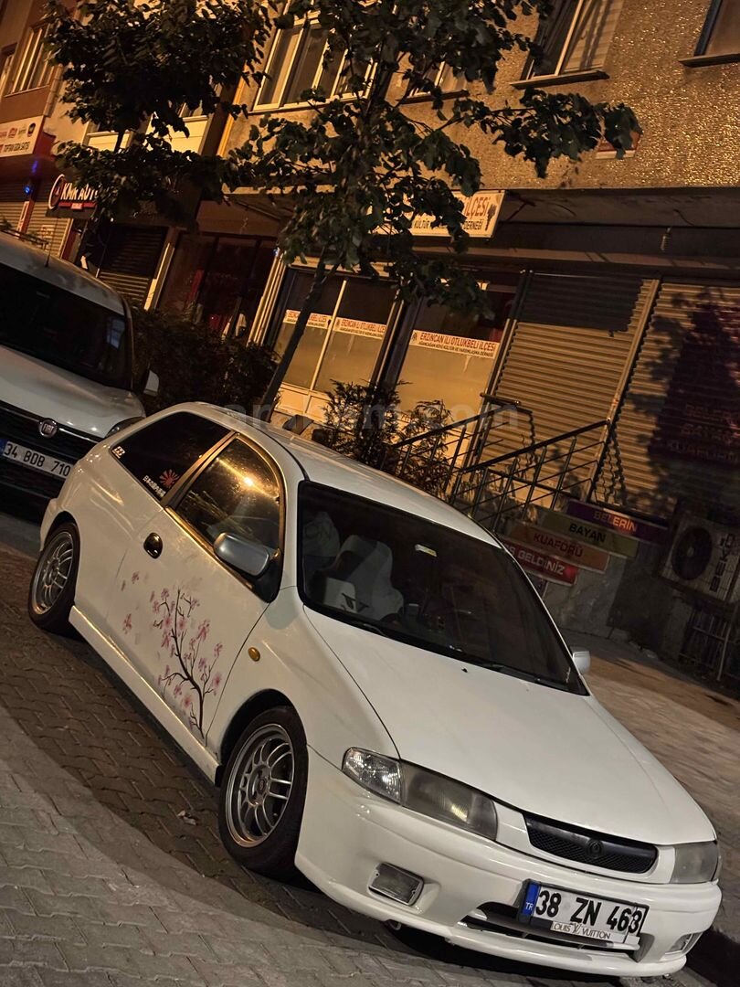 Sahibinden Mazda 323 1.5 Practica 1998 Model İstanbul 312.000 km Beyaz 7