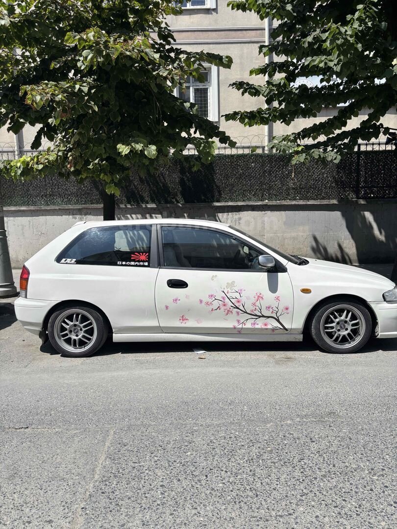 Sahibinden Mazda 323 1.5 Practica 1998 Model İstanbul 312.000 km Beyaz 3