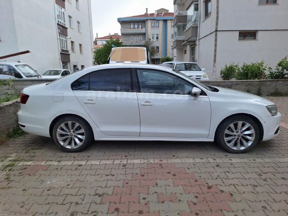 Sahibinden Volkswagen Jetta 1.2 TSi Highline 2013 Model