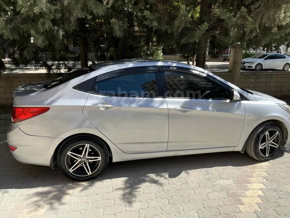 Sahibinden Hyundai Accent Blue 1.6 CRDI Mode 2013 Model 