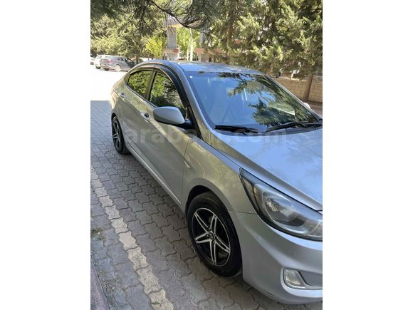 Sahibinden Hyundai Accent Blue 1.6 CRDI Mode 2013 Model 