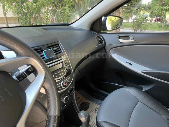 Sahibinden Hyundai Accent Blue 1.6 CRDI Mode 2013 Model 